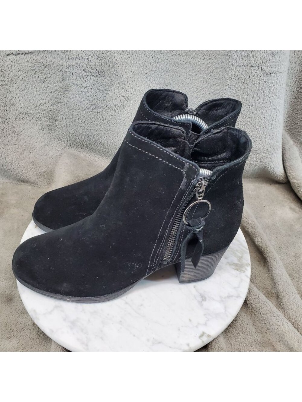 Skechers Shoes Womens Size 8.5 Taxi Black Suede Ankle Boots